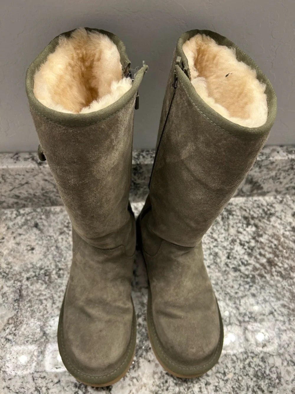 UGG retro cargo